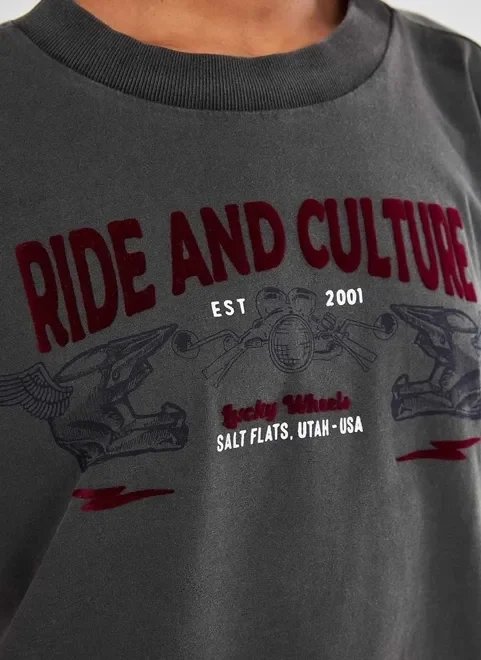 camiseta cropped grunge com estampa camiseta cropped grunge com estampa