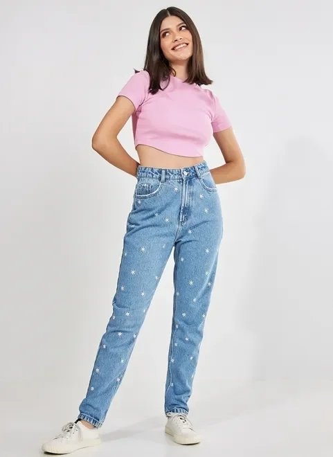 calça mom jeans com margaridas calça mom jeans com margaridas