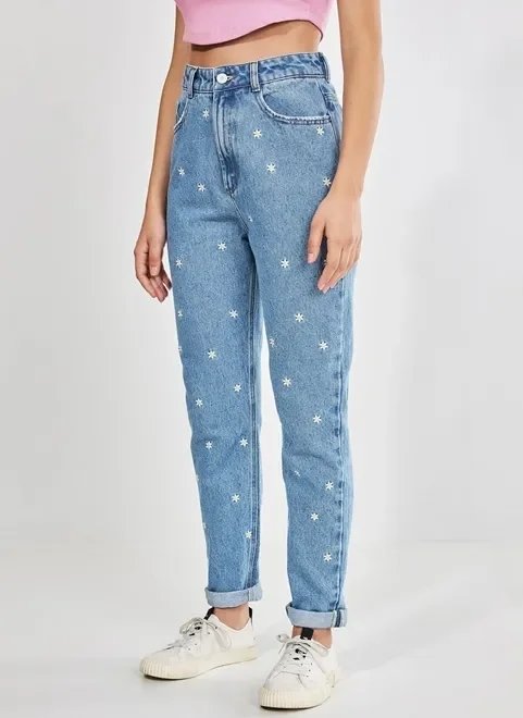 calça mom jeans com margaridas calça mom jeans com margaridas