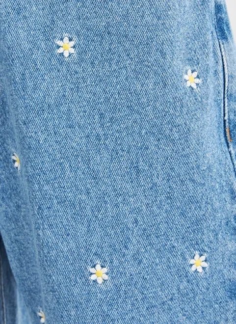 calça mom jeans com margaridas calça mom jeans com margaridas