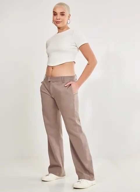 calça de sarja cinza com cintura baixa calça de sarja cinza com cintura baixa