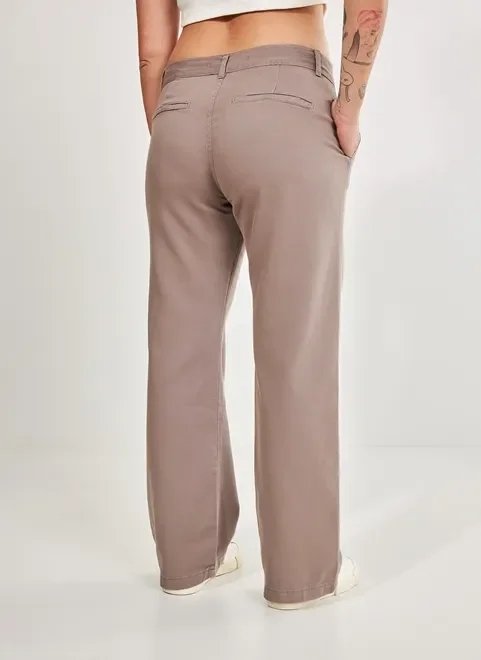 calça de sarja cinza com cintura baixa calça de sarja cinza com cintura baixa