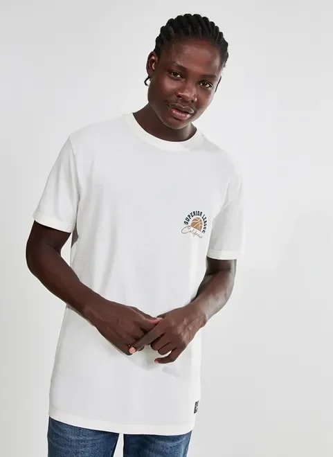 camiseta alongada estampa nas costas camiseta alongada estampa nas costas