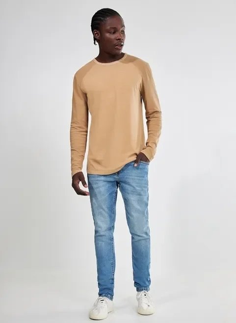 camiseta raglan com mangas texturizadas camiseta raglan com mangas texturizadas