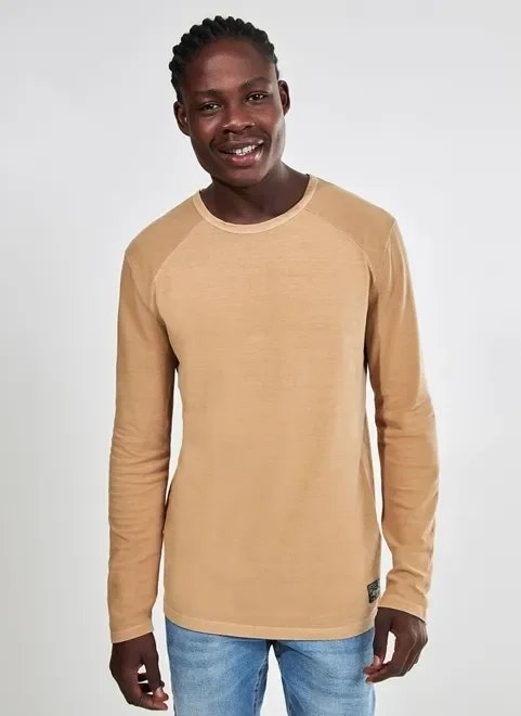 camiseta raglan com mangas texturizadas camiseta raglan com mangas texturizadas