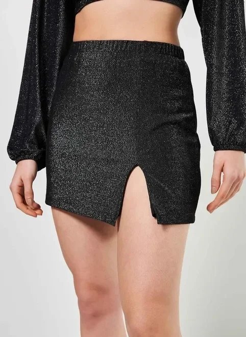 saia preta com brilho e fendinha saia preta com brilho e fendinha