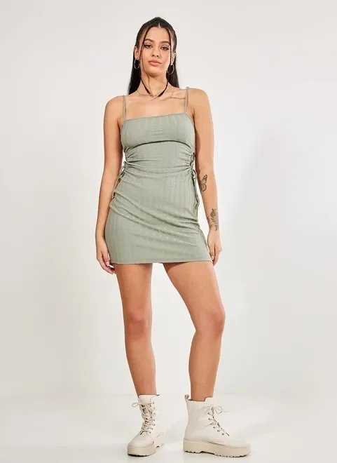 vestido justinho com abertura lateral vestido justinho com abertura lateral