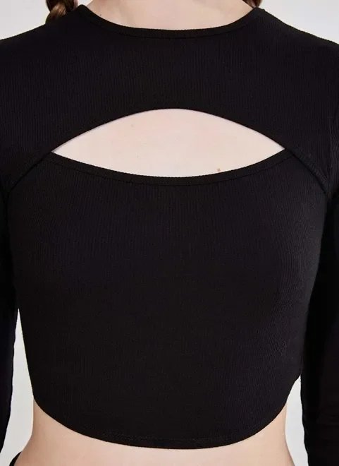 blusa cropped preta cut out blusa cropped preta cut out