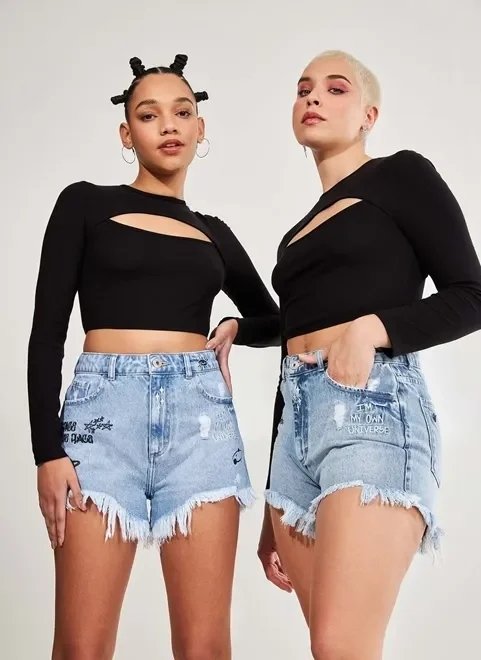 blusa cropped preta cut out blusa cropped preta cut out