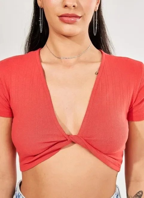 cropped vermelho com torção cropped vermelho com torção