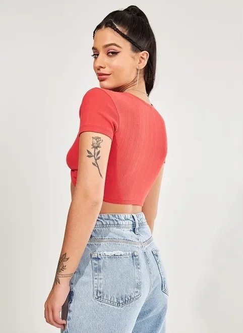 cropped vermelho com torção cropped vermelho com torção