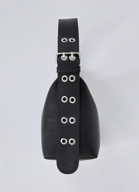 bolsa baguete preta com ilhós bolsa baguete preta com ilhós