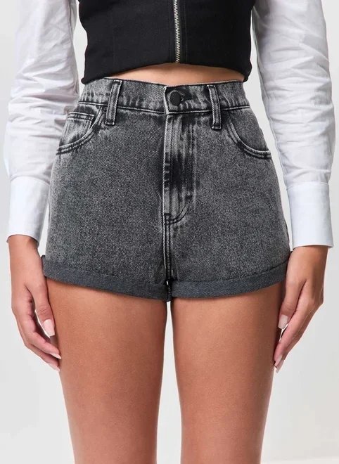 short jeans mom cintura com elástico short jeans mom cintura com elástico