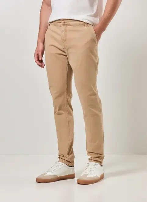 calça chino slim em sarja caqui calça chino slim em sarja caqui