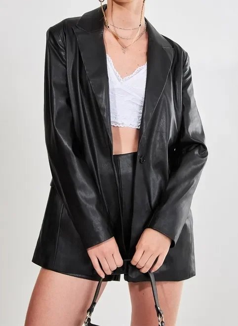 blazer oversized em material sintético blazer oversized em material sintético