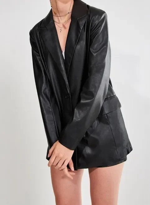 blazer oversized em material sintético blazer oversized em material sintético