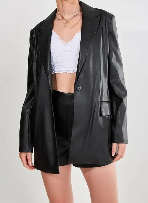 blazer oversized em material sintético blazer oversized em material sintético