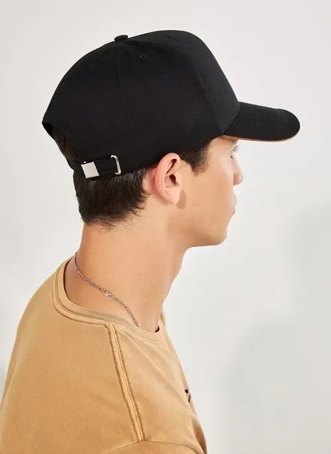 boné preto com detalhe marrom boné preto com detalhe marrom