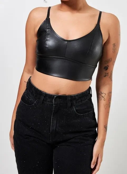top cropped em poliuretano preto top cropped em poliuretano preto