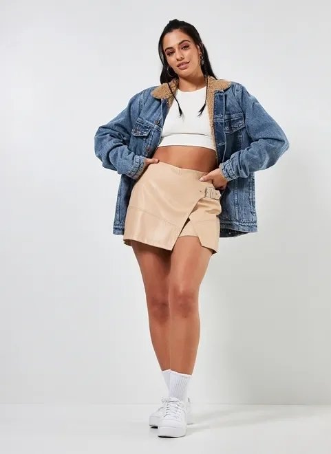 short saia em poliuretano com fivela short saia em poliuretano com fivela