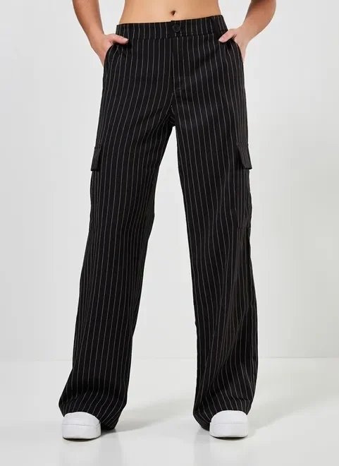 calça de alfaiataria listrada cargo calça de alfaiataria listrada cargo