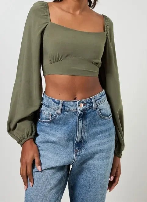 blusa cropped com manga bufante blusa cropped com manga bufante