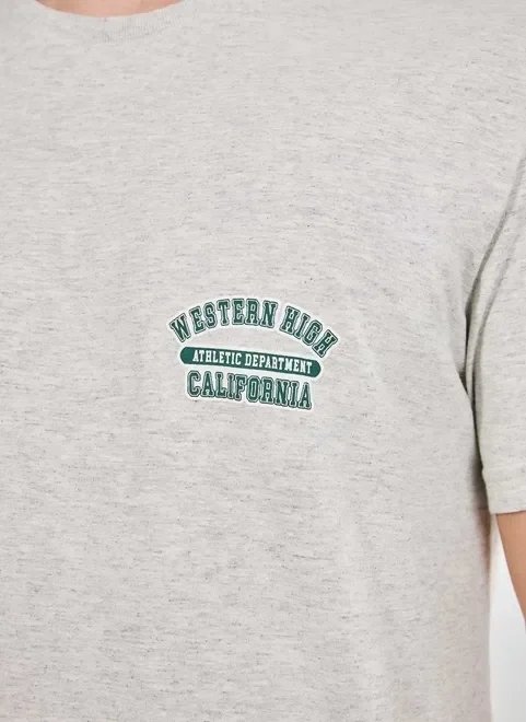 camiseta mescla com detalhe college camiseta mescla com detalhe college