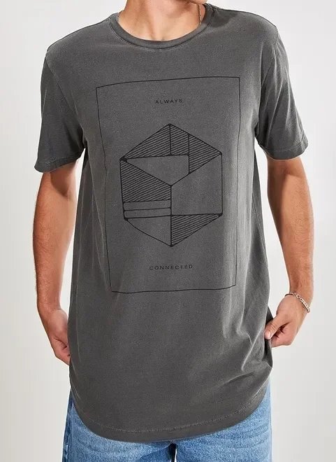 camiseta alongada estonada estampa geométrica camiseta alongada estonada estampa geométrica