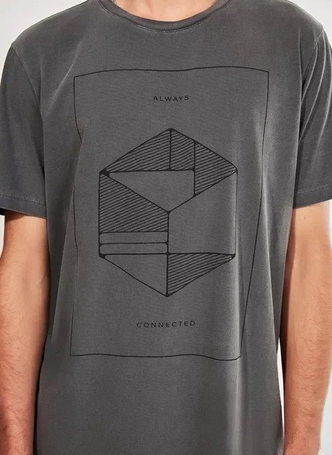 camiseta alongada estonada estampa geométrica camiseta alongada estonada estampa geométrica