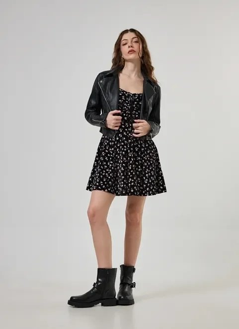 vestido de veludo com florzinhas vestido de veludo com florzinhas