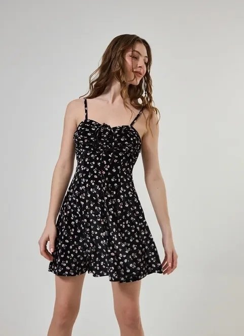 vestido de veludo com florzinhas vestido de veludo com florzinhas