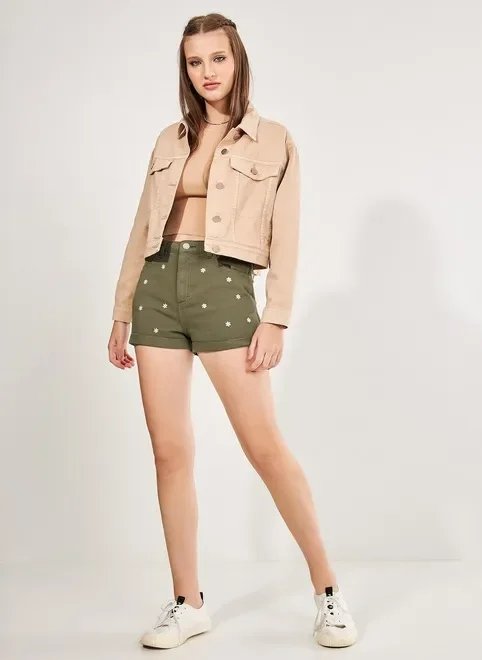 short de sarja verde militar com margaridas short de sarja verde militar com margaridas