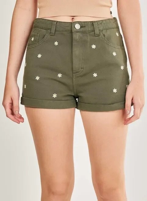short de sarja verde militar com margaridas short de sarja verde militar com margaridas