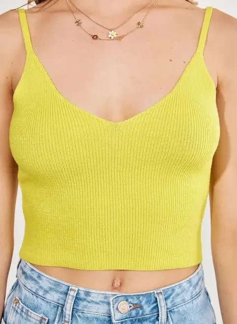 blusa de alcinha em retilínea blusa de alcinha em retilínea