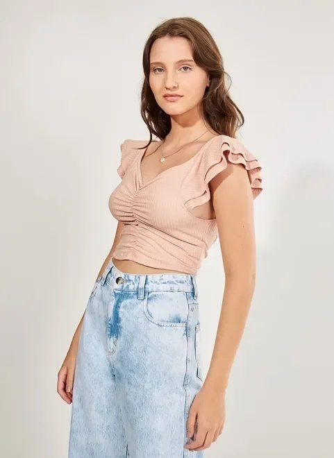 blusa cropped com manga de babado blusa cropped com manga de babado