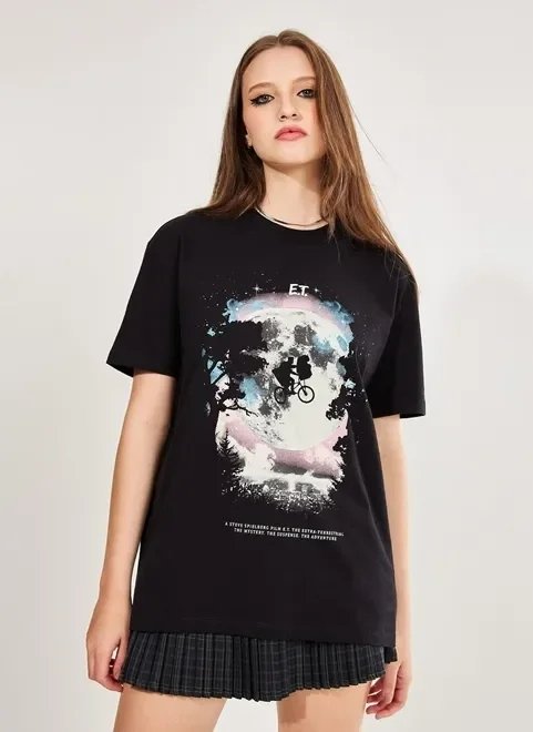 camiseta oversized e.t. camiseta oversized e.t.