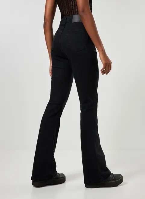 calça flare preta com elastano calça flare preta com elastano