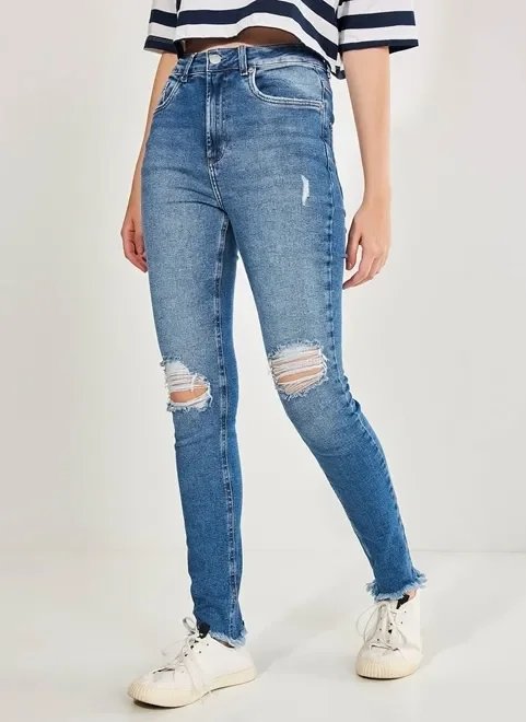 calça jeans skinny desfiada com elastano calça jeans skinny desfiada com elastano