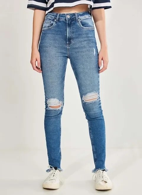 calça jeans skinny desfiada com elastano calça jeans skinny desfiada com elastano