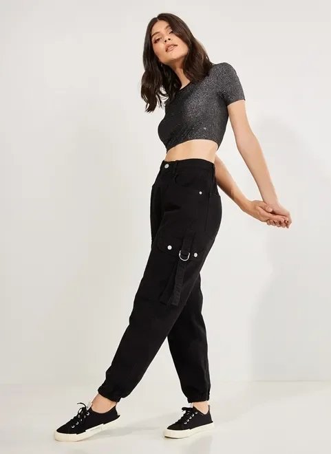 calça jogger cargo de sarja preta calça jogger cargo de sarja preta