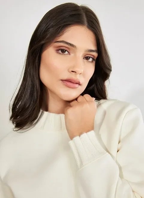 moletom com detalhes em retilínea moletom com detalhes em retilínea