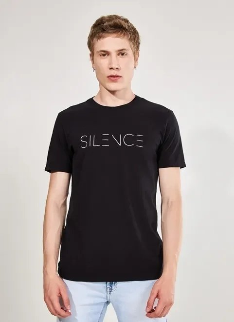 camiseta preta silence camiseta preta silence