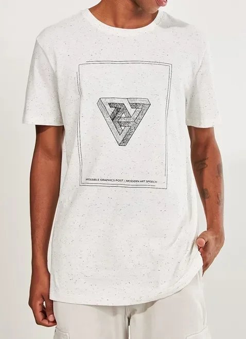 camiseta off-white estampa triângulo camiseta off-white estampa triângulo