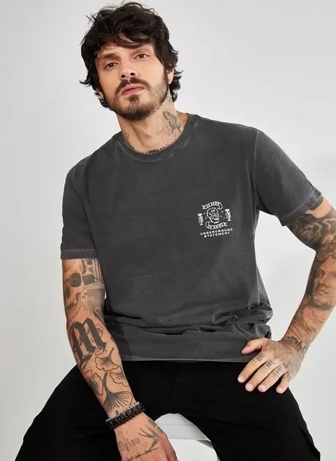 camiseta alongada estonada caveiras camiseta alongada estonada caveiras