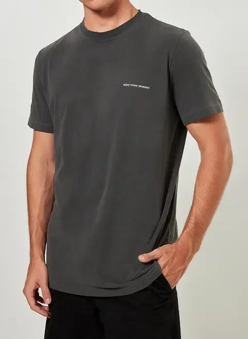 camiseta estonada com escrito camiseta estonada com escrito