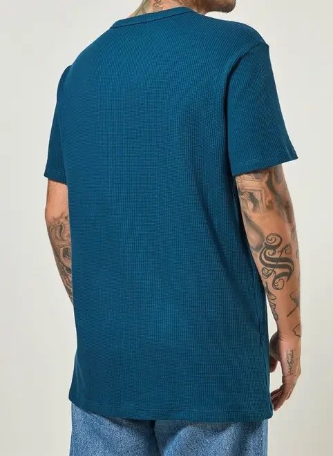 camiseta alongada e texturizada camiseta alongada e texturizada