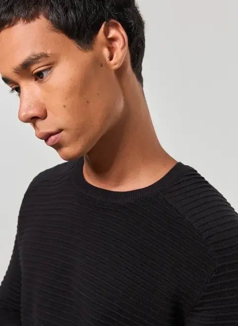 blusão leve em retilínea texturizada blusão leve em retilínea texturizada