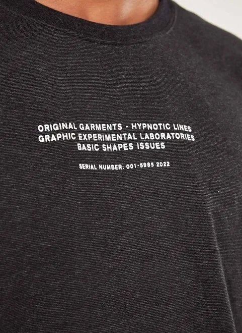 camiseta preta mescla com escrito camiseta preta mescla com escrito
