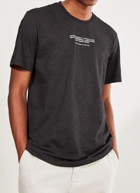 camiseta preta mescla com escrito camiseta preta mescla com escrito