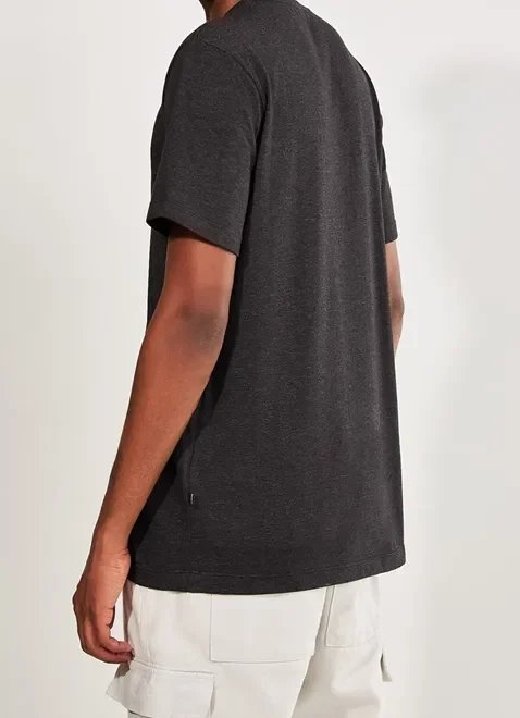 camiseta preta mescla com escrito camiseta preta mescla com escrito
